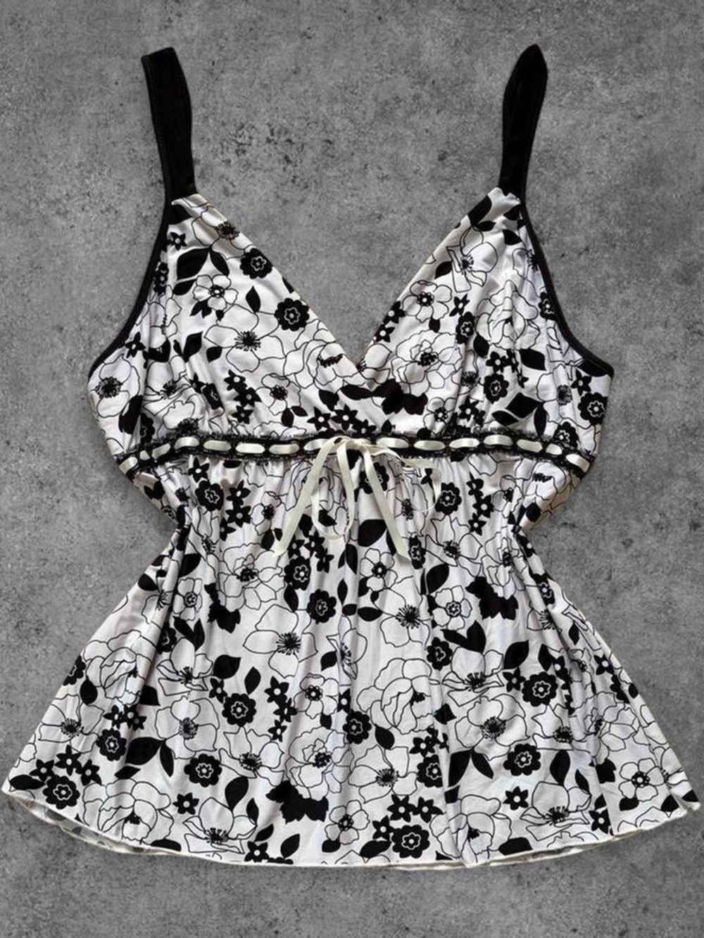 ‼️SOLD‼️Y2K Black & White Floral Babydoll Tank Top